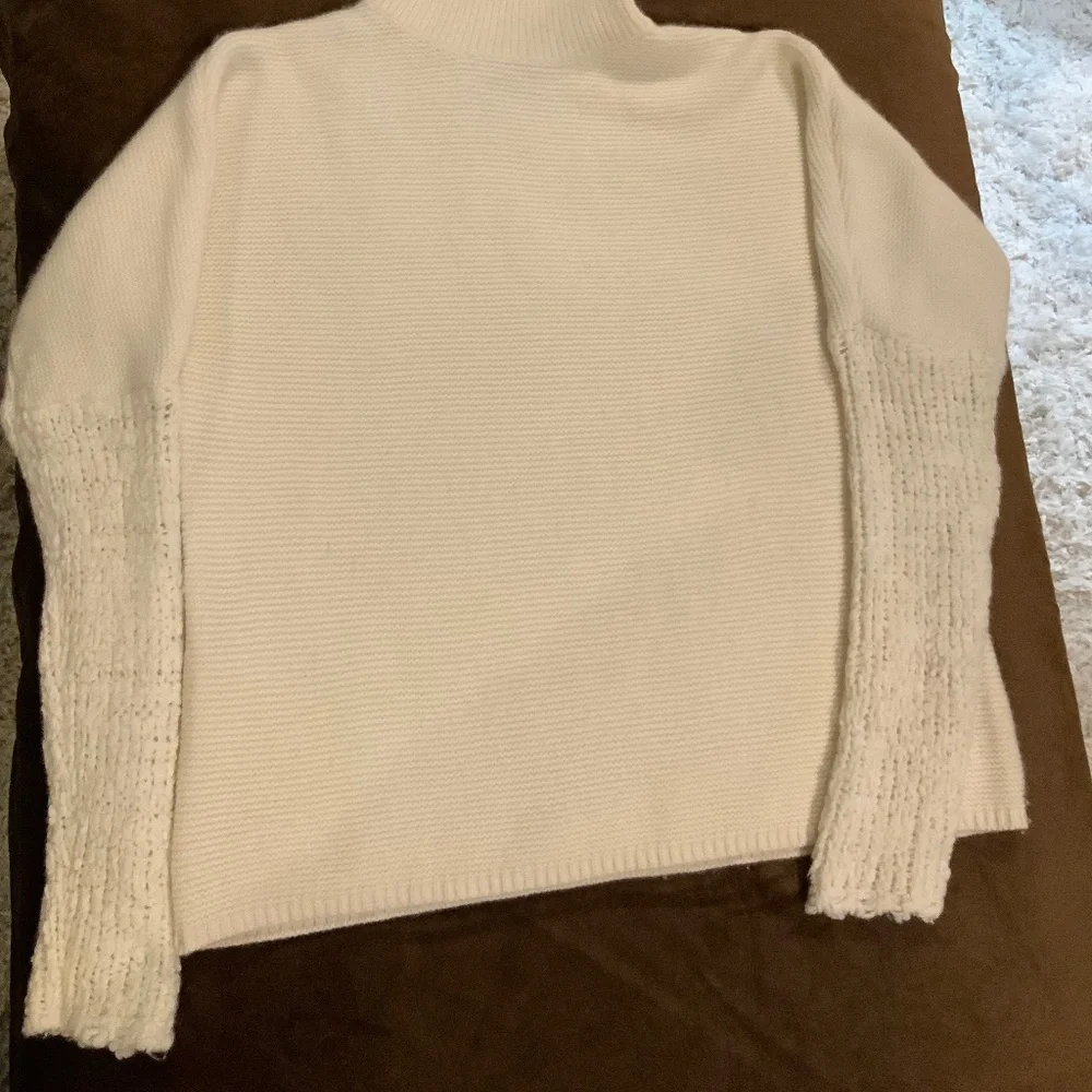 Sundance White L Turtleneck sweater Alpine Resortwear Coastal Minimalist Travel